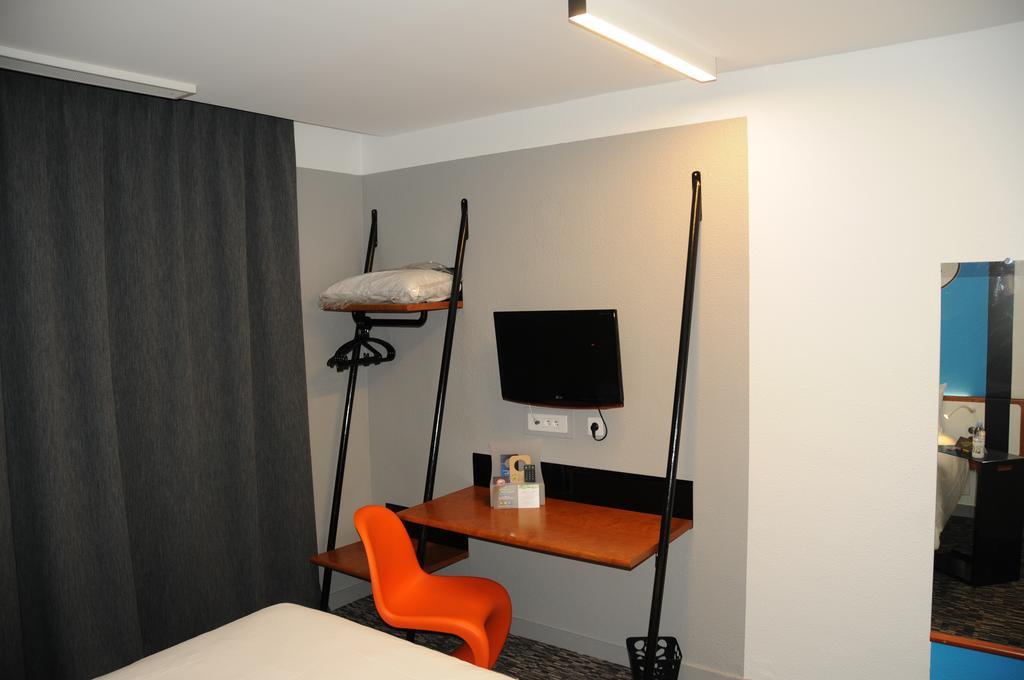 Ibis Styles Chambery Centre Gare Ξενοδοχείο Δωμάτιο φωτογραφία
